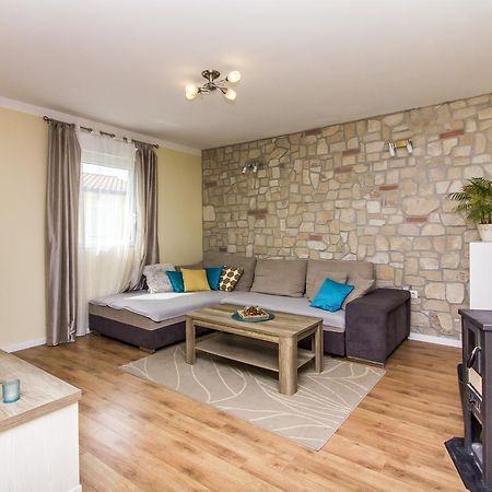 Apartman Maxim Apartment Pula Exterior photo