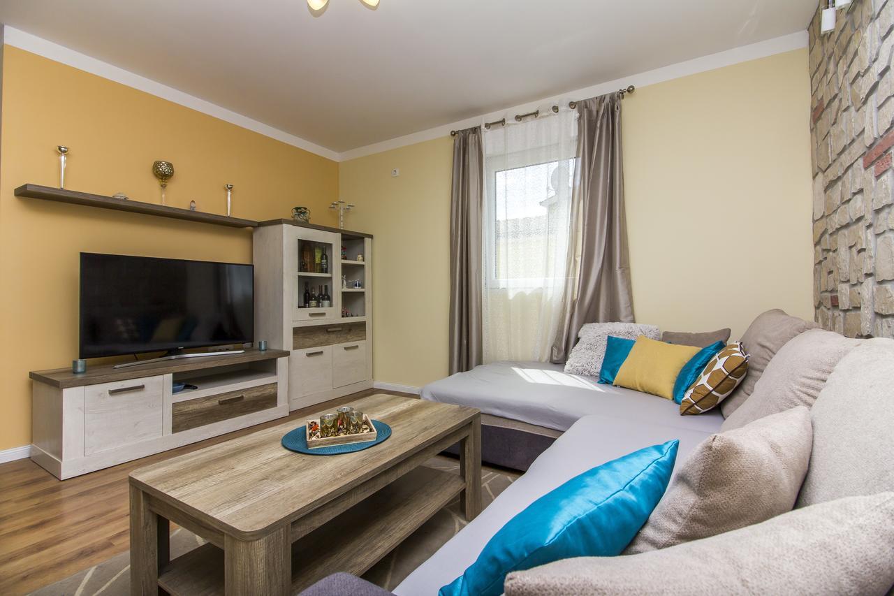 Apartman Maxim Apartment Pula Exterior photo